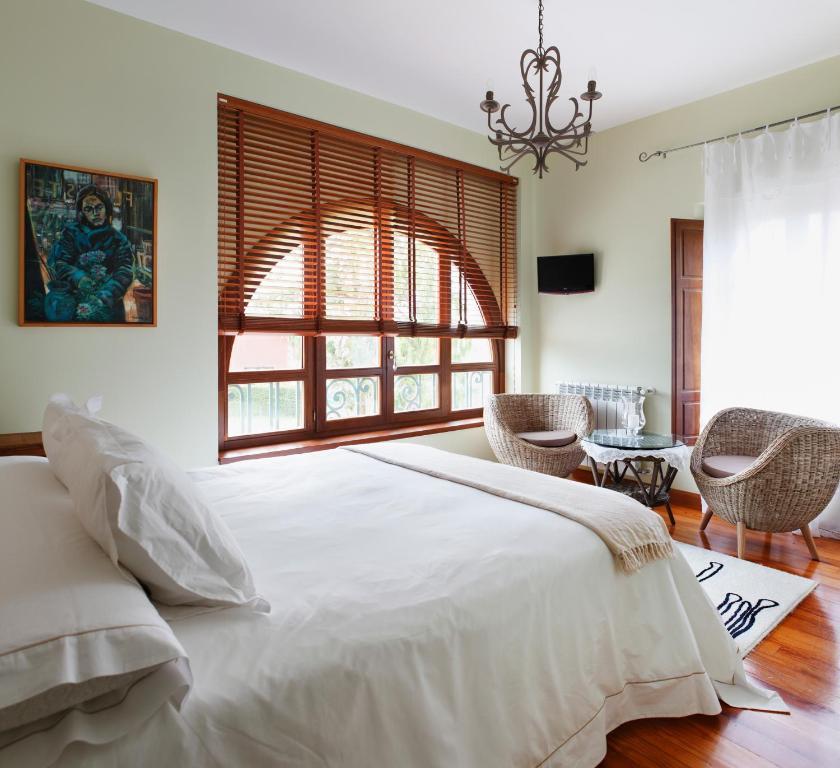 La Casona Del Viajante - Adults Only Hotel Villabajo Bilik gambar